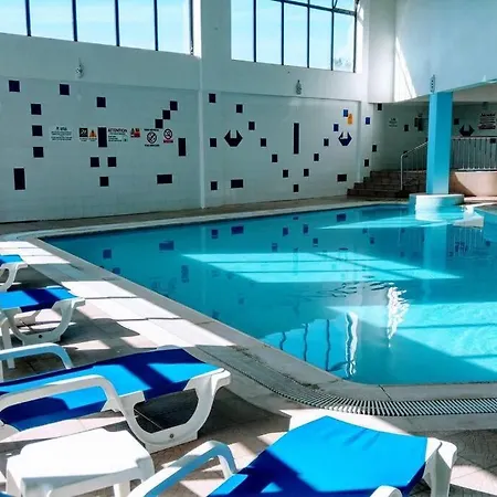 Spot Com Piscinas Exteriores E Interior! * אלבופיירה