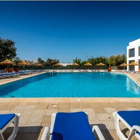 Spot Com Piscinas Exteriores E Interior! * אלבופיירה