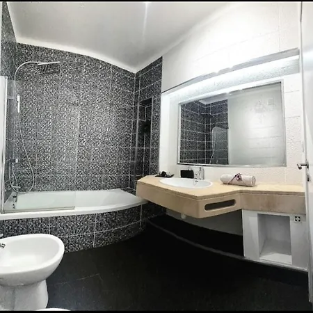 Spot Com Piscinas Exteriores E Interior! אלבופיירה
