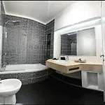 Spot Com Piscinas Exteriores E Interior! Albufeira