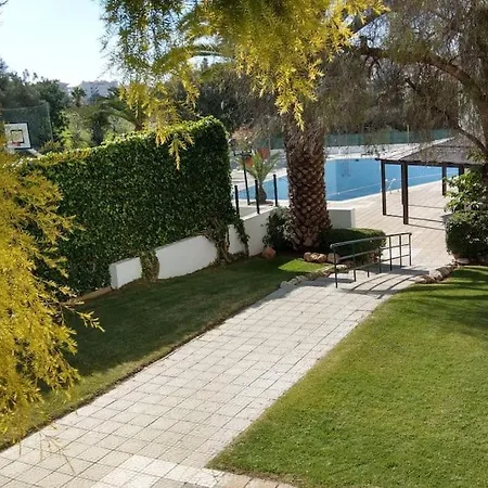 Spot Com Piscinas Exteriores E Interior! Apartman *