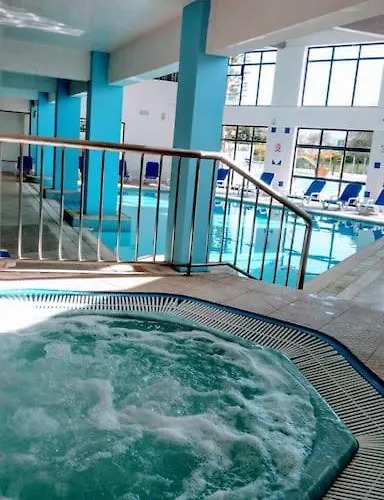 Spot Com Piscinas Exteriores E Interior! Αλμπουφέιρα