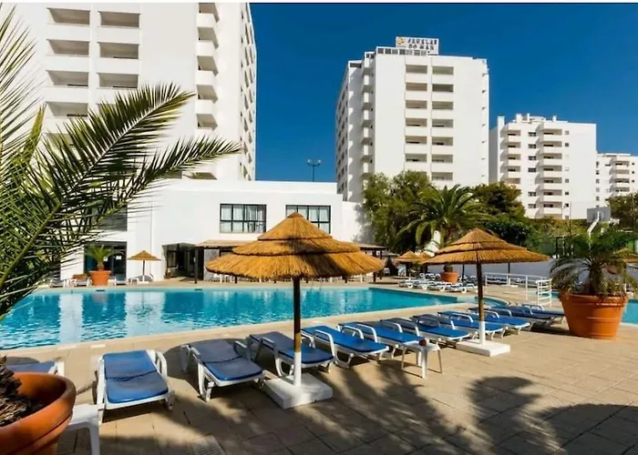 Spot Com Piscinas Exteriores E Interior! Αλμπουφέιρα