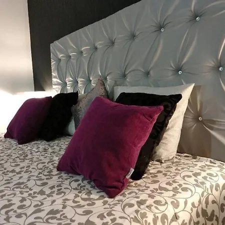 Appartamento Spot Com Piscinas Exteriores E Interior!